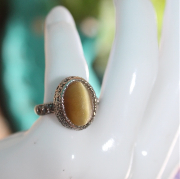 Vintage Tiger Eye Ring - Picture 2 of 16